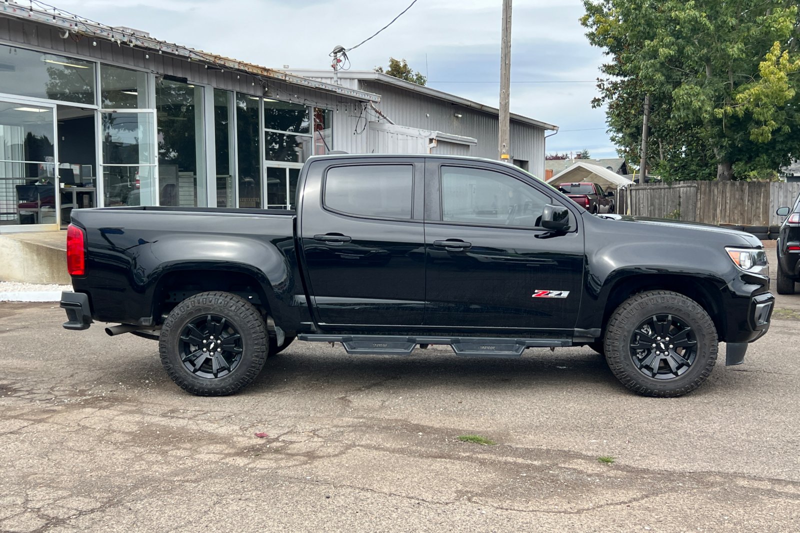 2022 Chevrolet Colorado Z71 photo 2