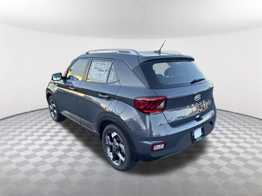 2026 Hyundai Venue SEL photo 4