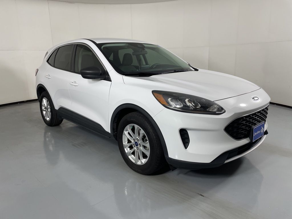 2022 Ford Escape Hybrid SE photo 2