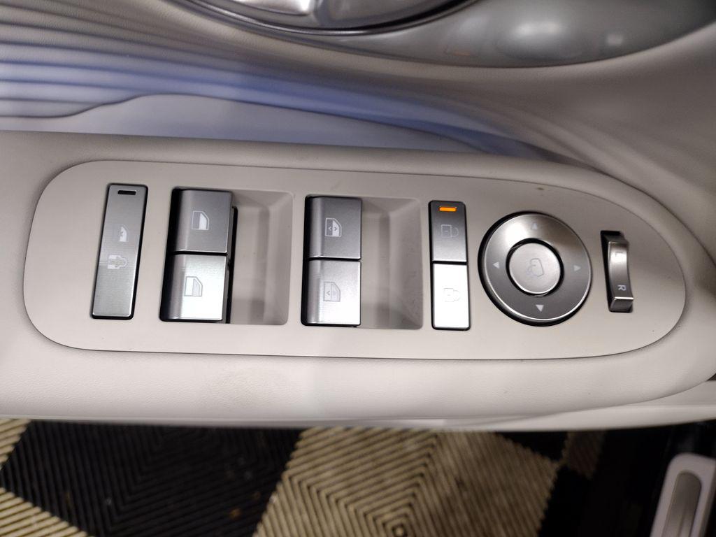 2026 Hyundai Ioniq SEL photo 15