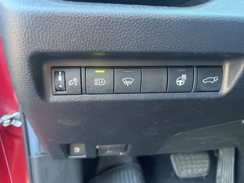 2020 Toyota RAV4 Hybrid XLE photo 12