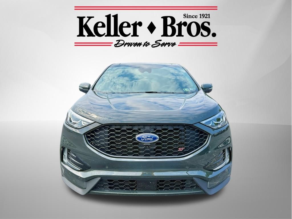 2022 Ford Edge ST photo 2