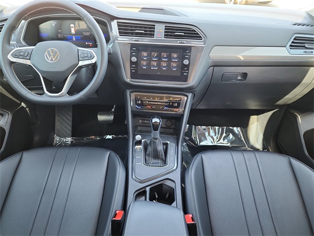 2024 Volkswagen Tiguan SE Wolfsburg Edition photo 18