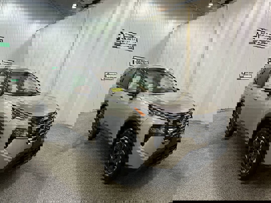 2026 Nissan Rogue SV's photo