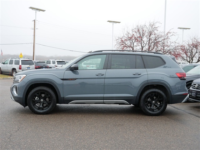2025 Volkswagen Atlas Peak Edition photo 4