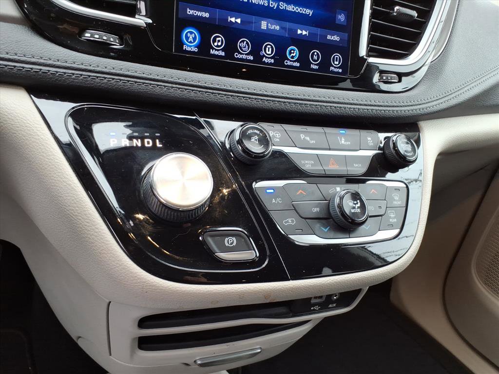 2017 Chrysler Pacifica Limited photo 17