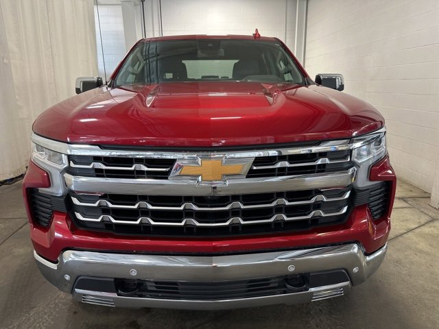 2024 Chevrolet Silverado 1500 LTZ photo 2