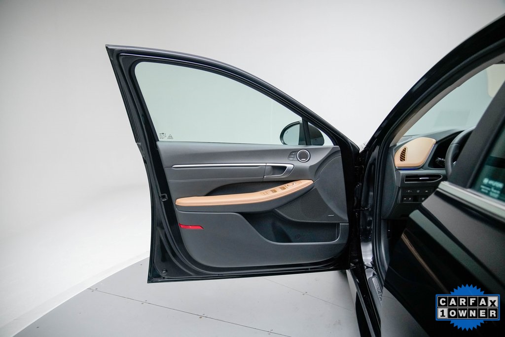 2022 Hyundai Sonata Hybrid Limited photo 4