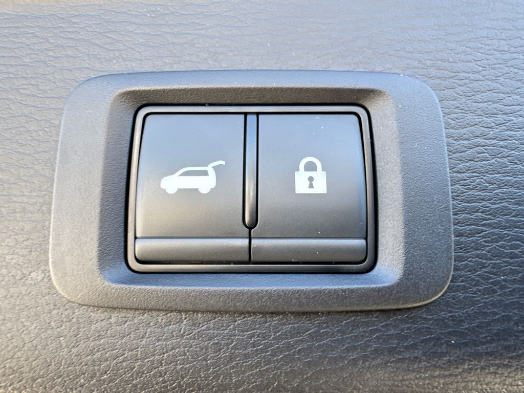2024 Mitsubishi Outlander SE photo 19