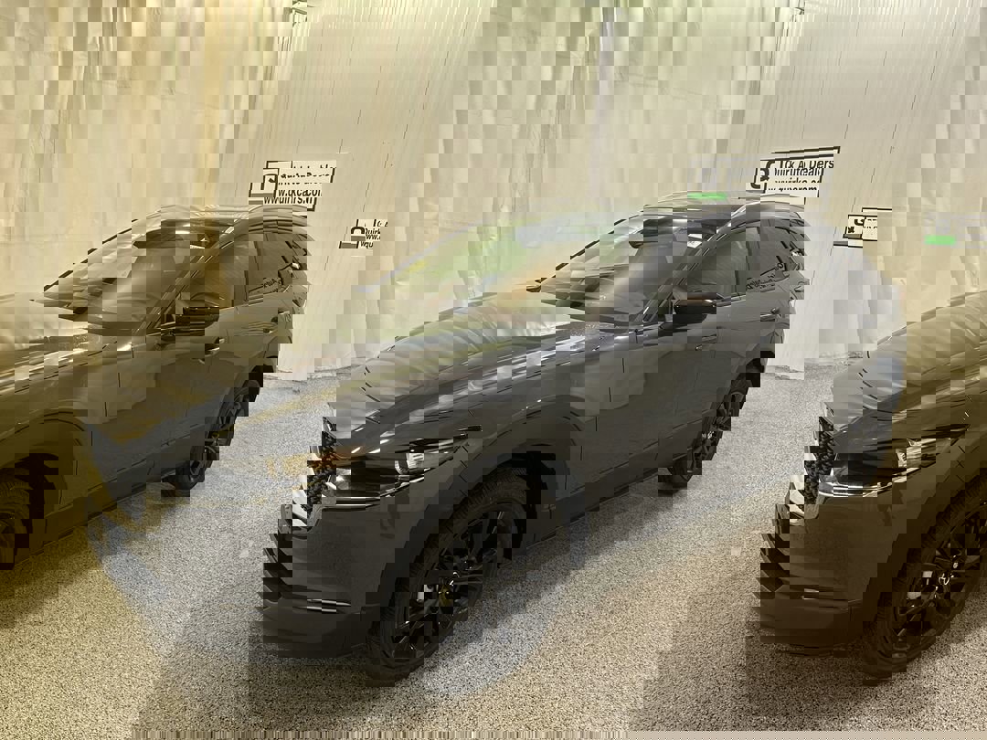 2026 Mazda CX-30 2.5 S Carbon photo 3