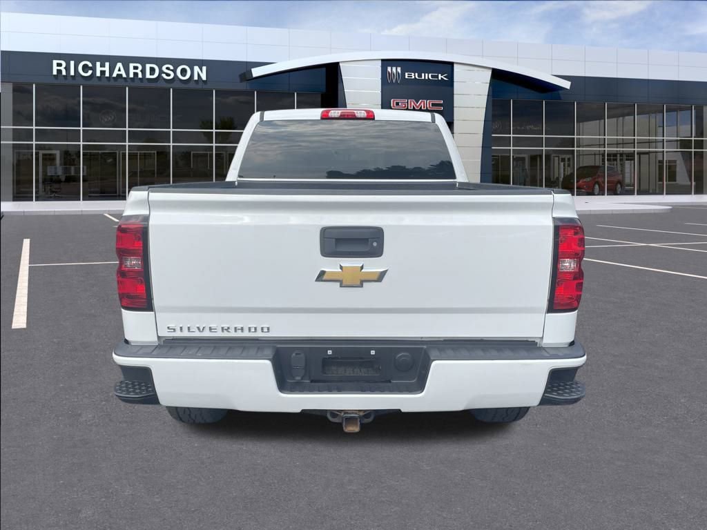2018 Chevrolet Silverado 1500 Custom photo 4