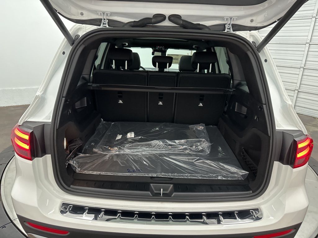 2025 Mercedes Benz GLB 250 photo 21