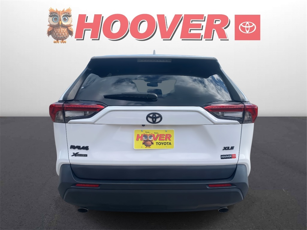 2022 Toyota RAV4 XLE photo 3