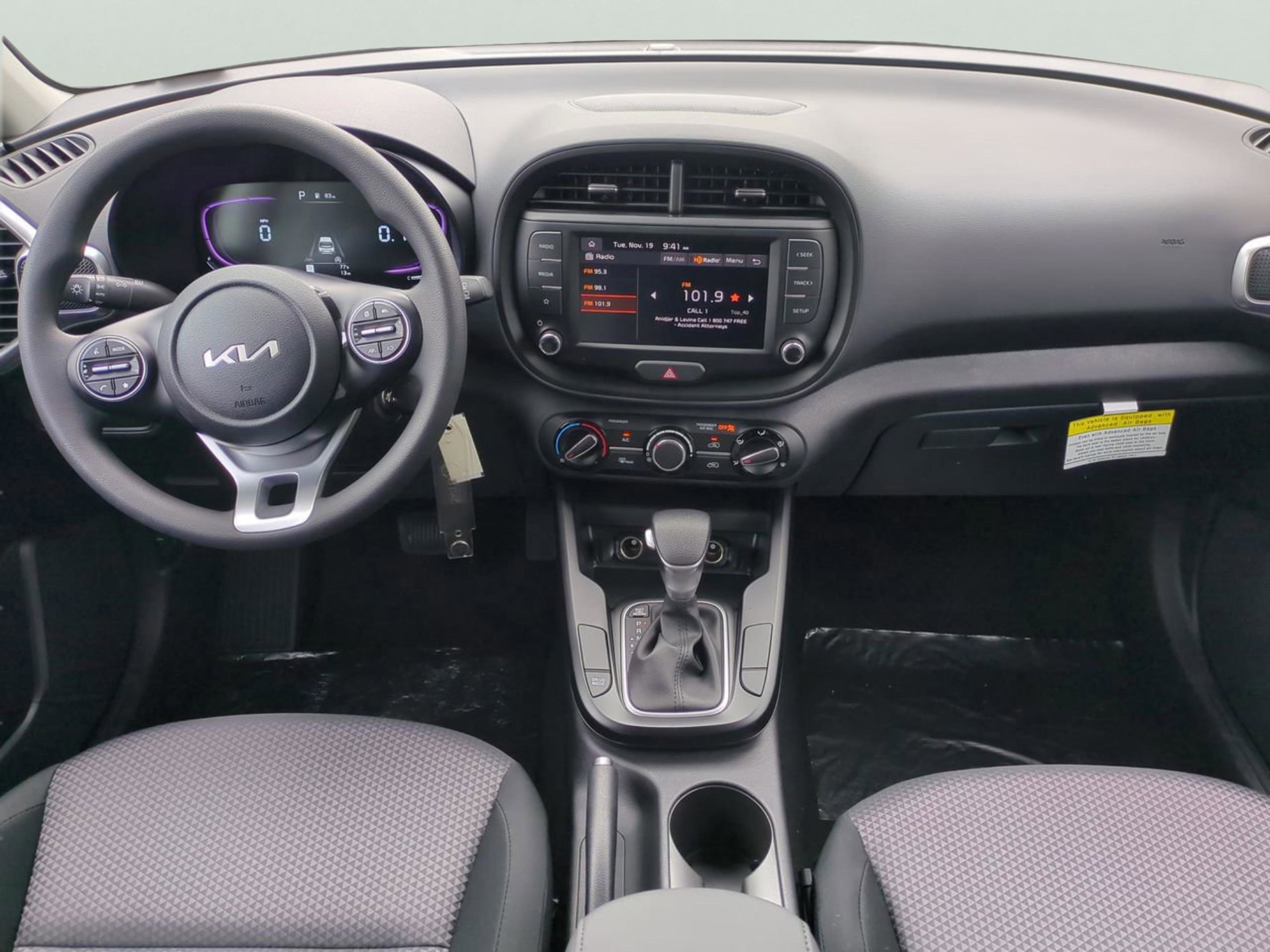 2025 Kia Soul LX photo 12