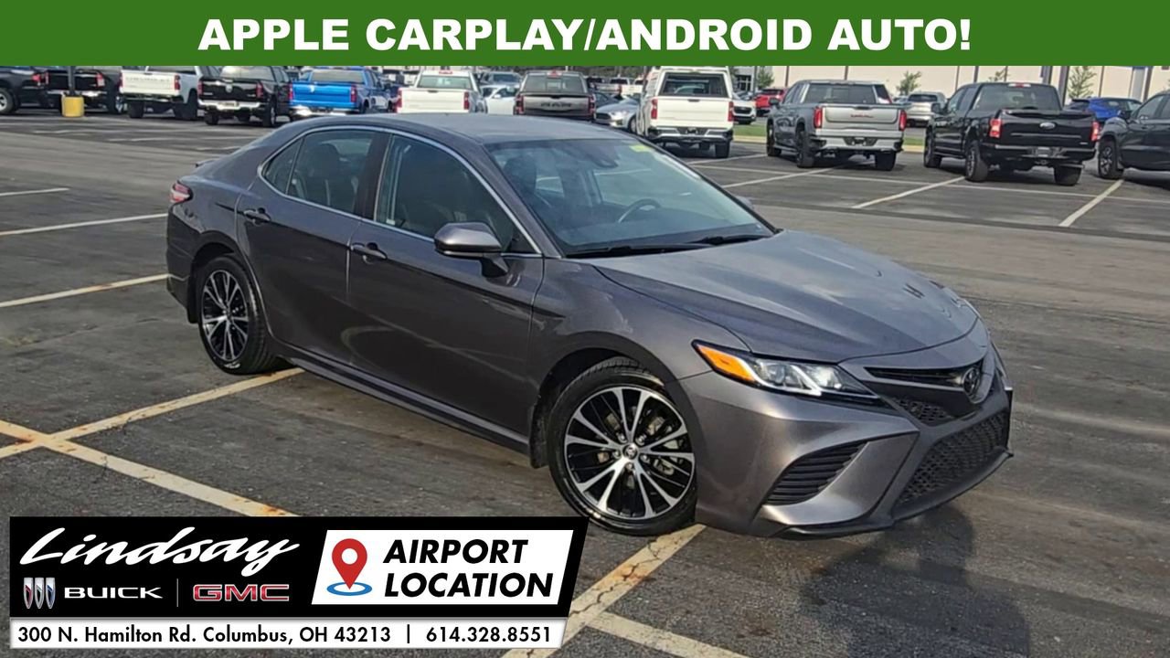 2020 Toyota Camry SE photo 2