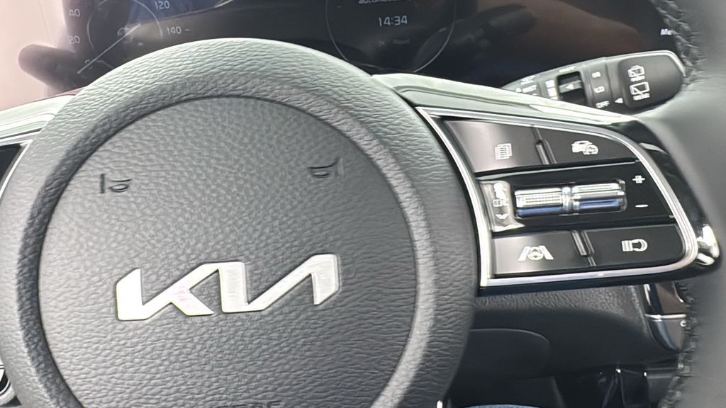 2026 Kia Seltos EX photo 22