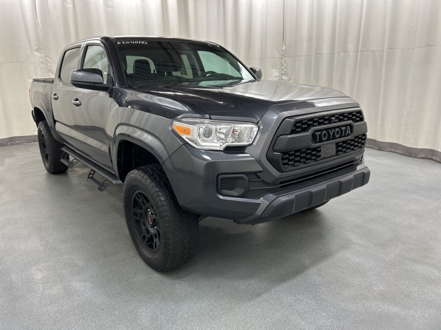 2022 Toyota Tacoma SR's photo