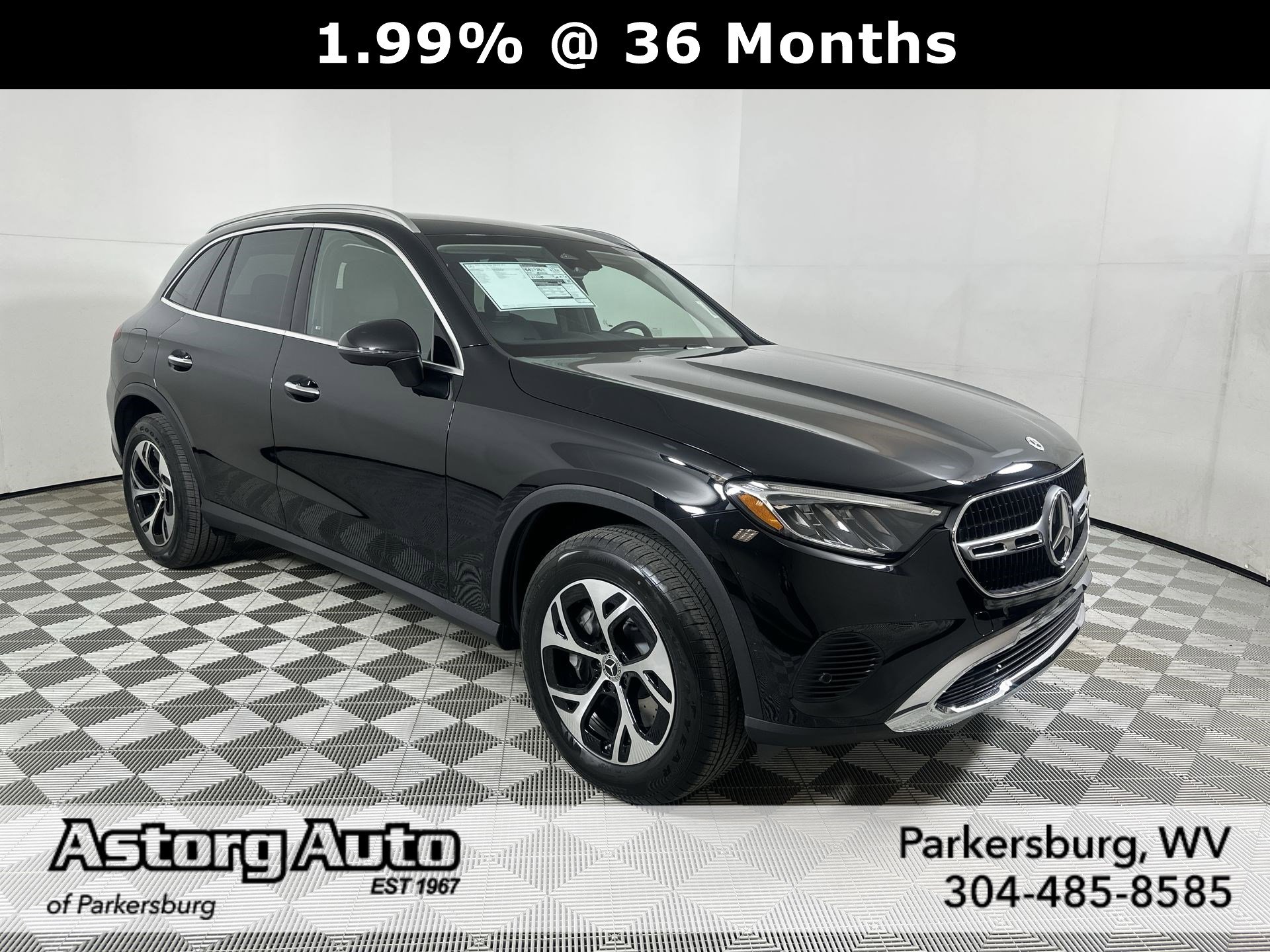 2025 Mercedes-Benz GLC Base's photo