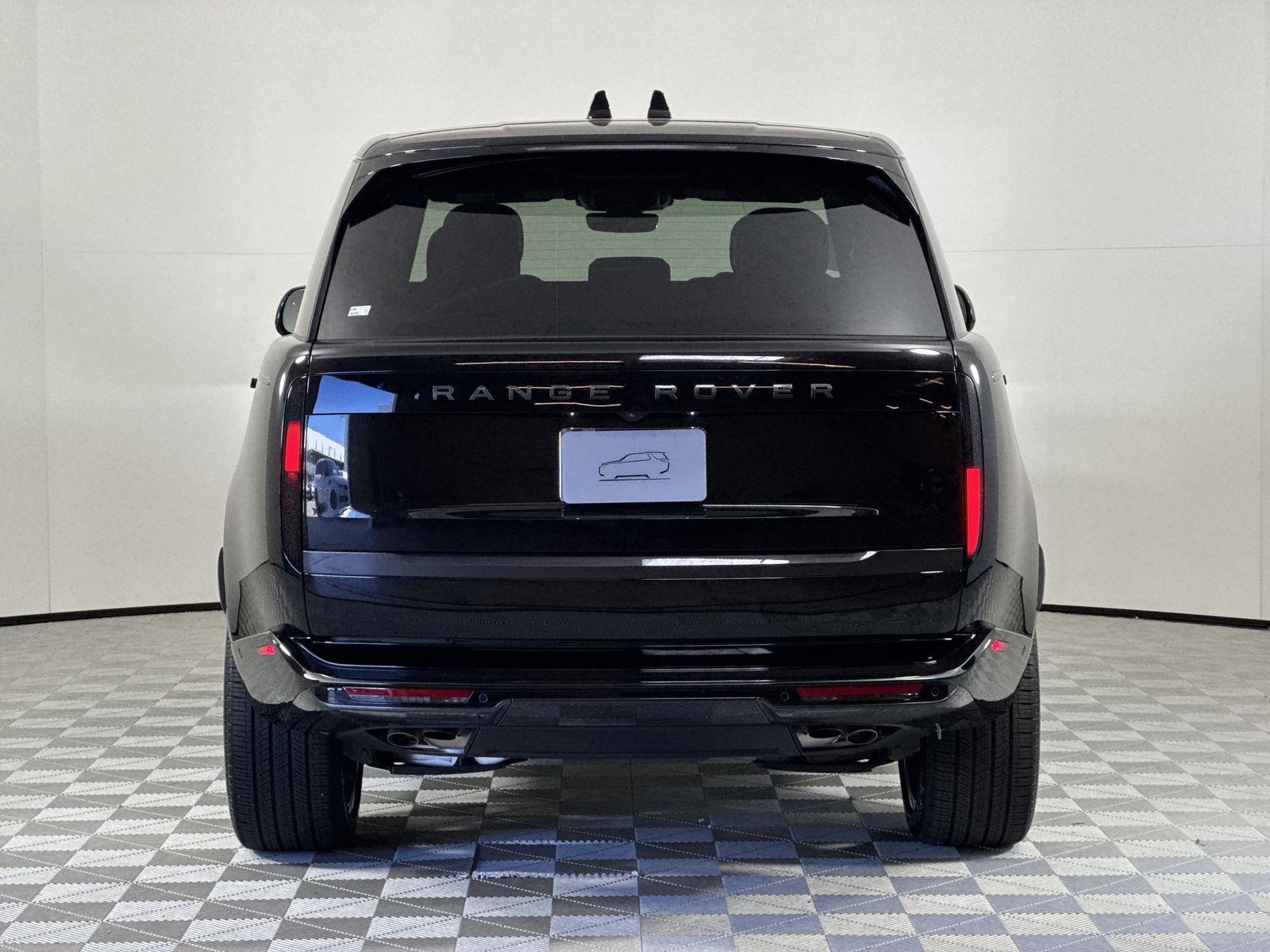 2025 Land Rover Range Rover SE photo 4
