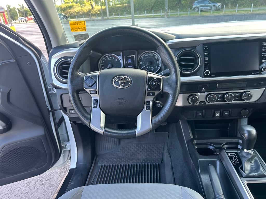 2022 Toyota Tacoma SR5 photo 13