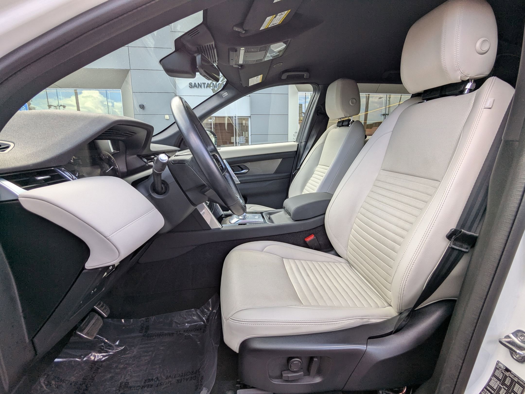 2023 Land Rover Discovery Sport SE photo 15
