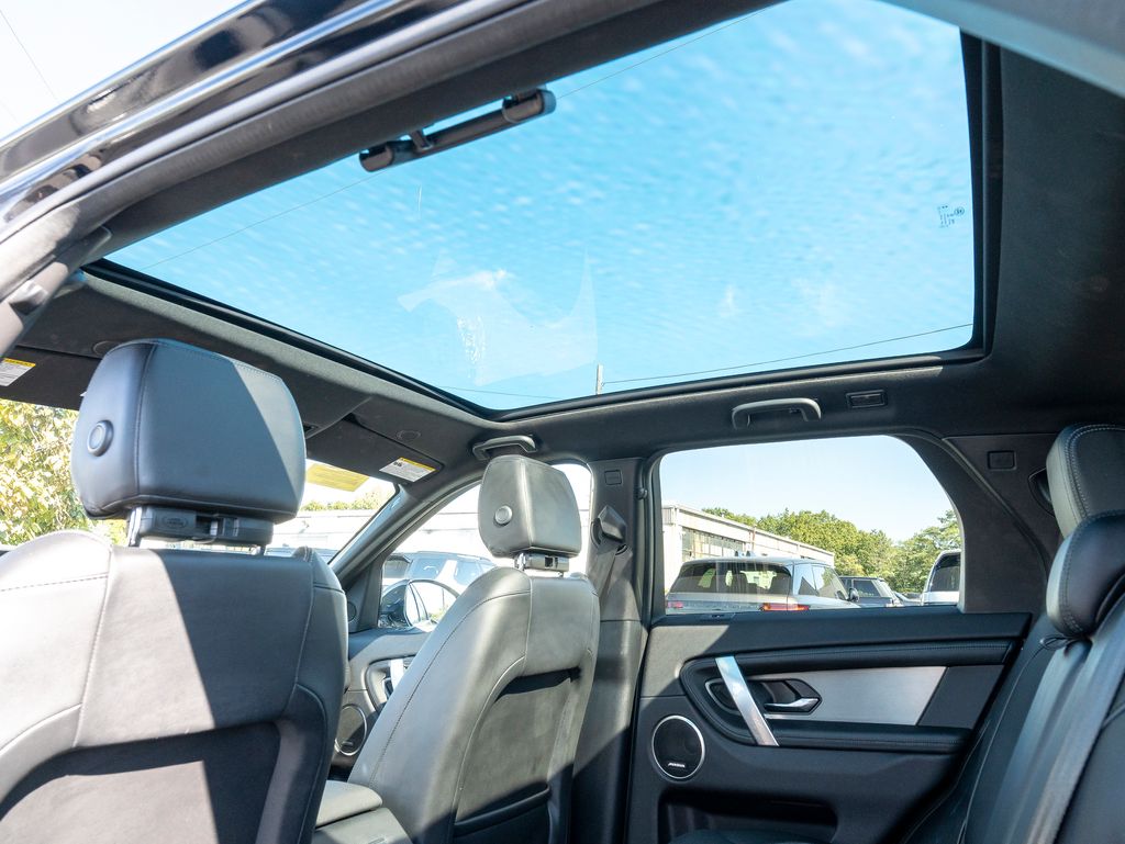 2025 Land Rover Discovery Sport SE photo 26