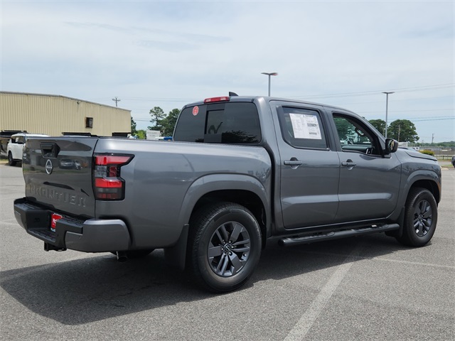 2025 Nissan Frontier Crew Cab SV photo 3