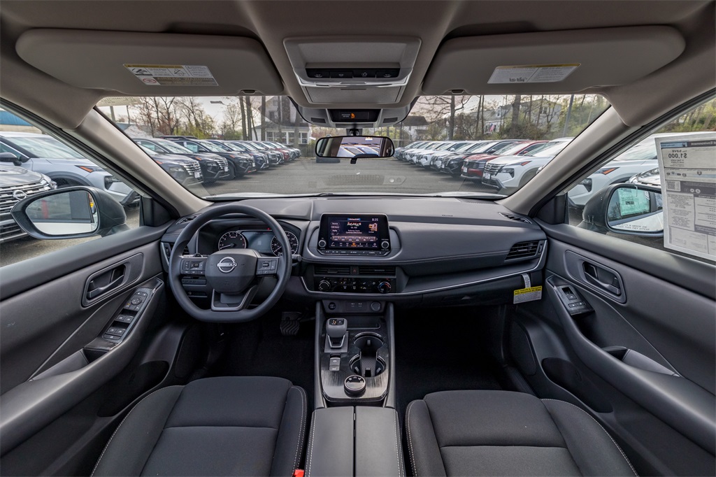 2025 Nissan Rogue S photo 15