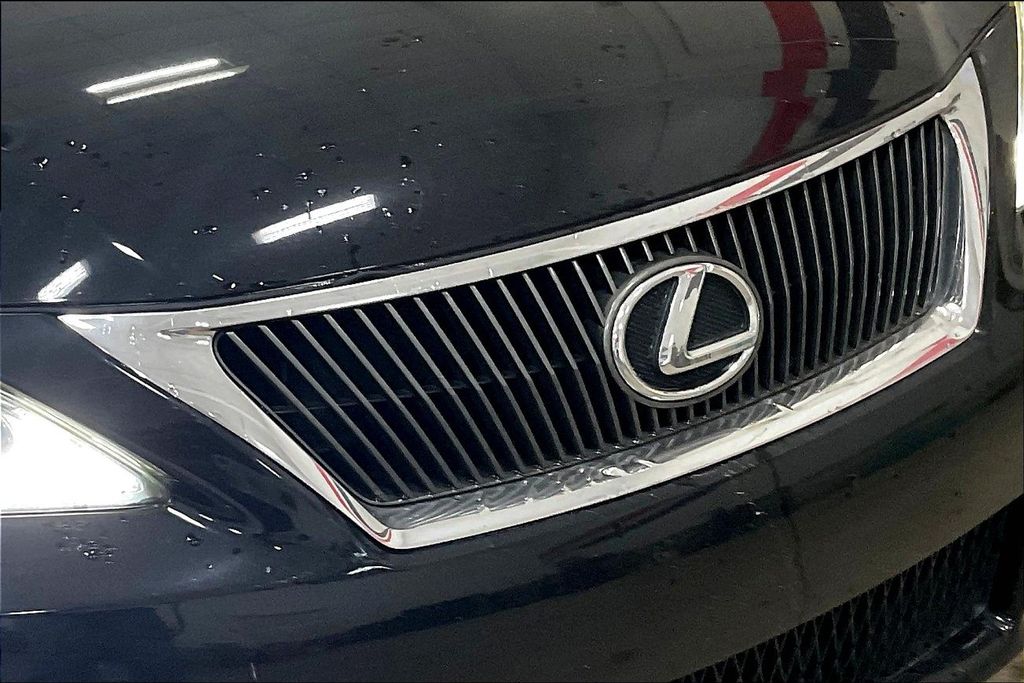 2014 Lexus IS 350C photo 23