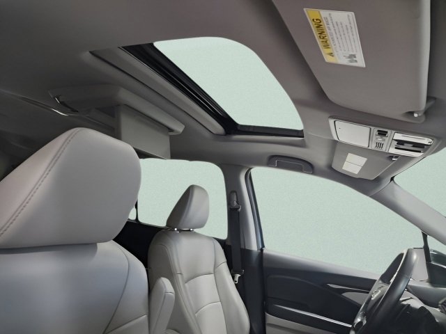 2019 Honda Pilot Touring photo 3