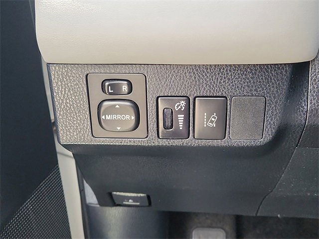 2018 Toyota RAV4 XLE photo 21