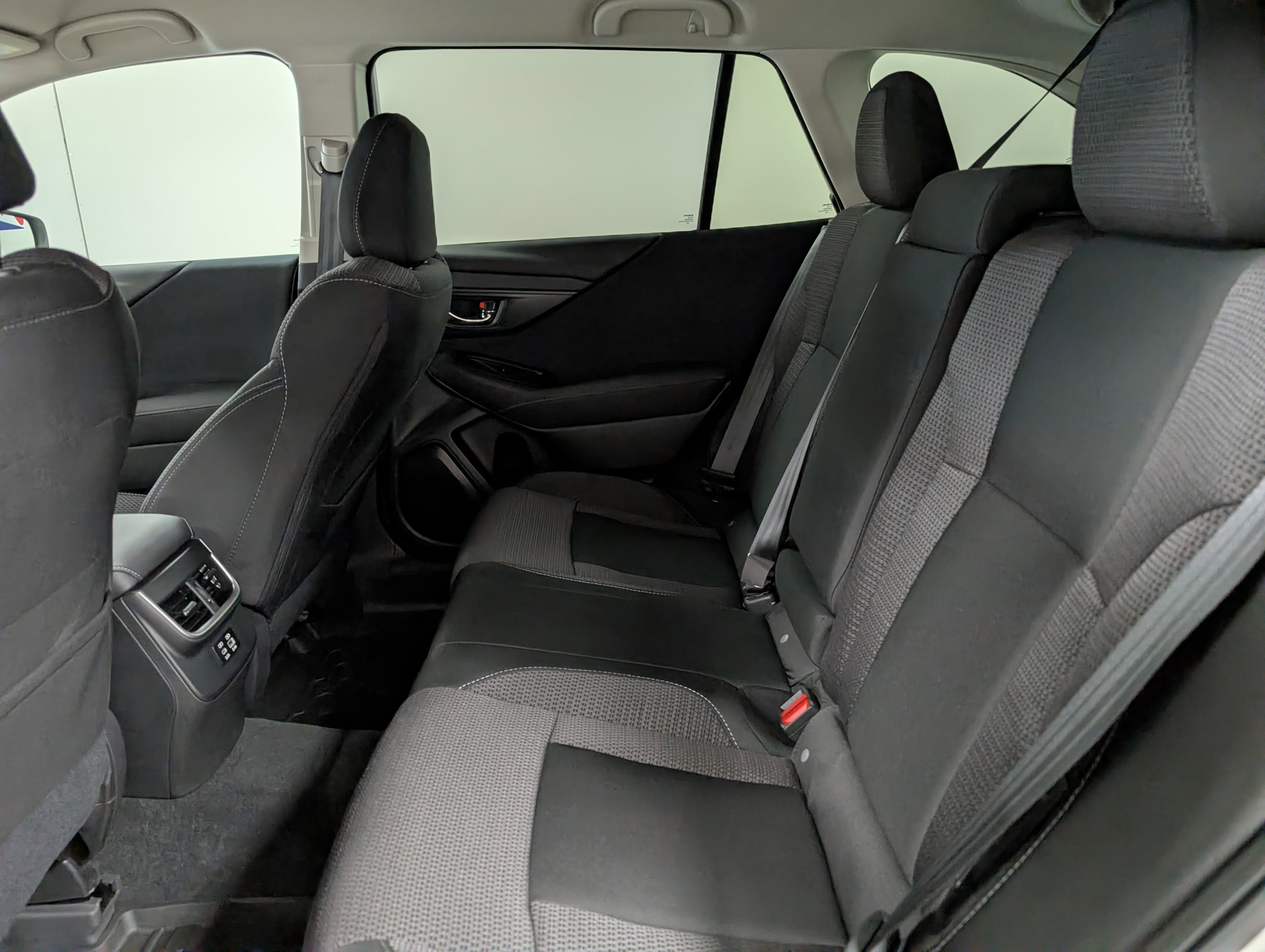 2025 Subaru Outback Premium photo 2