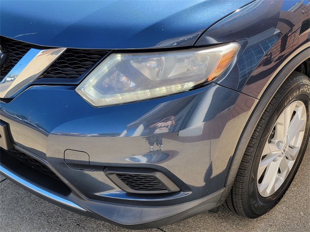 2016 Nissan Rogue SV photo 8