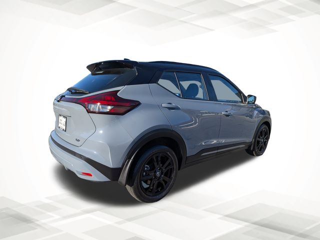 2022 Nissan Kicks SR photo 4