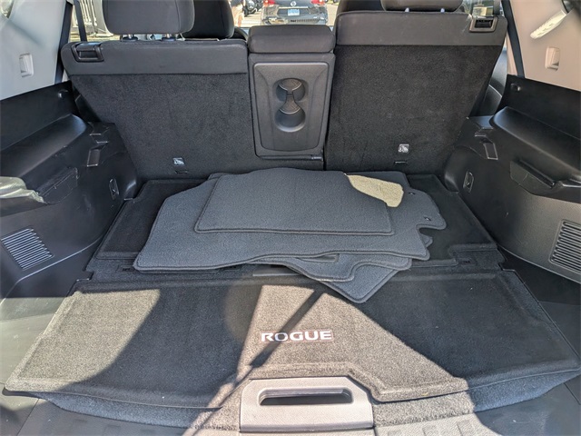 2016 Nissan Rogue SV photo 21
