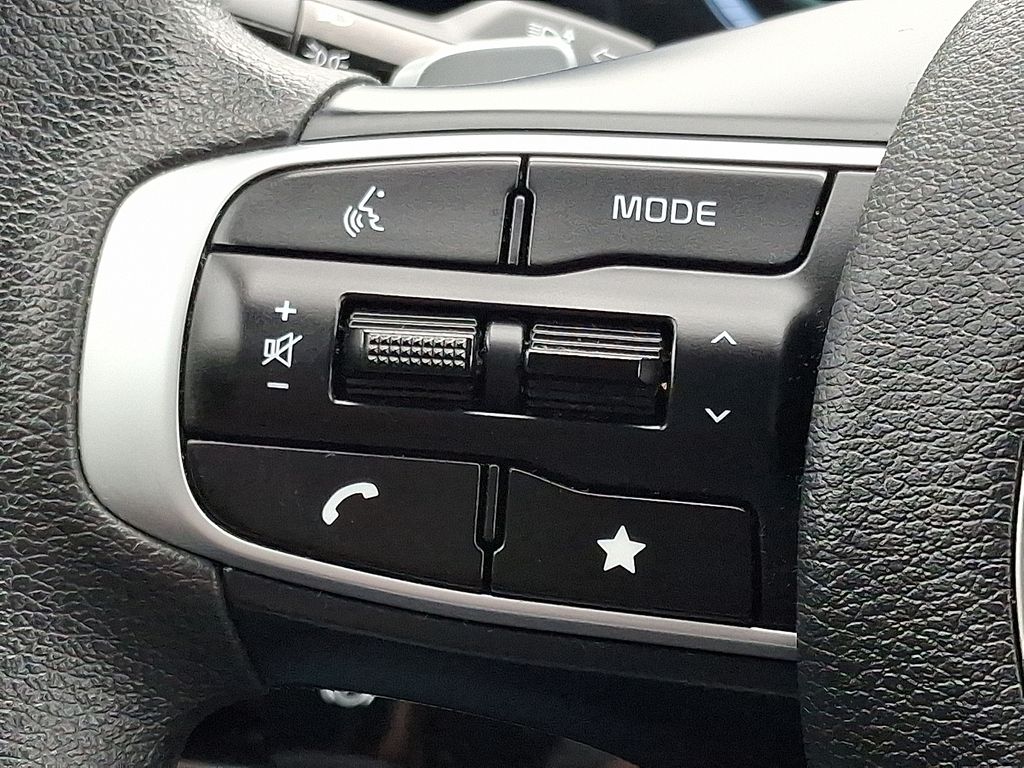 2023 Kia Sportage Hybrid LX photo 18