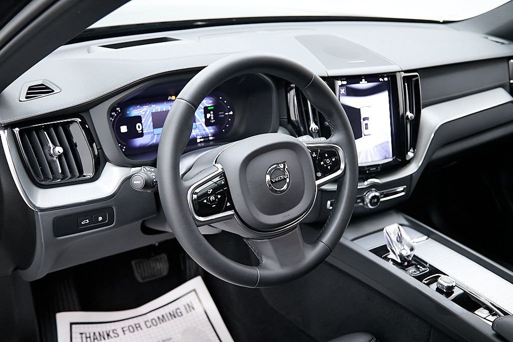 2024 VOLVO XC60 - Image 13
