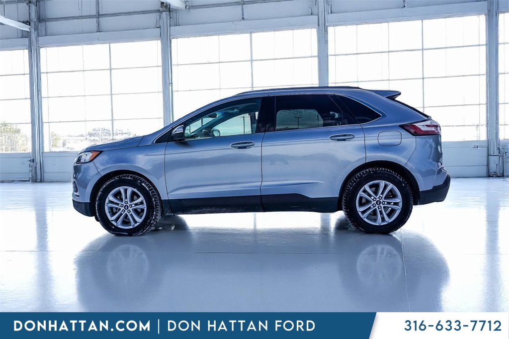2020 Ford Edge SEL photo 2
