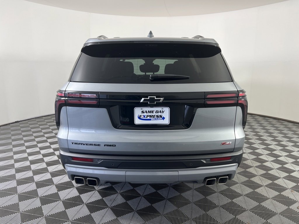 2026 Chevrolet Traverse Z71 photo 4