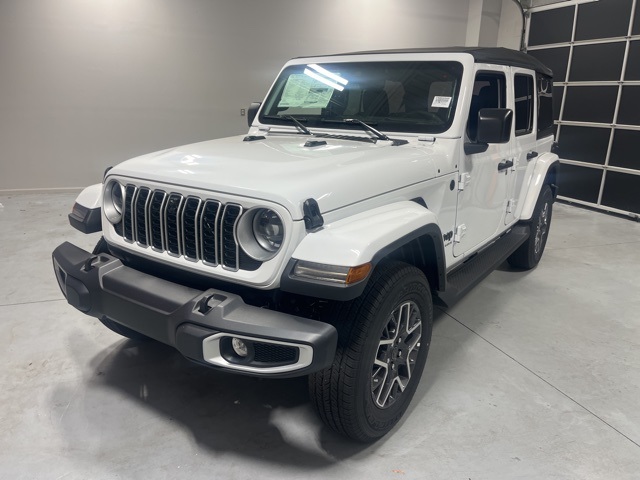 2025 Jeep Wrangler Sahara photo 3