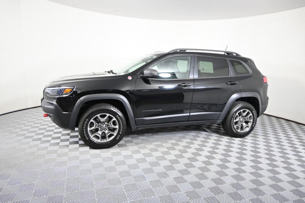 Used 2020 Jeep Cherokee Trailhawk with VIN 1C4PJMBX8LD655582 for sale in Forest Lake, Minnesota