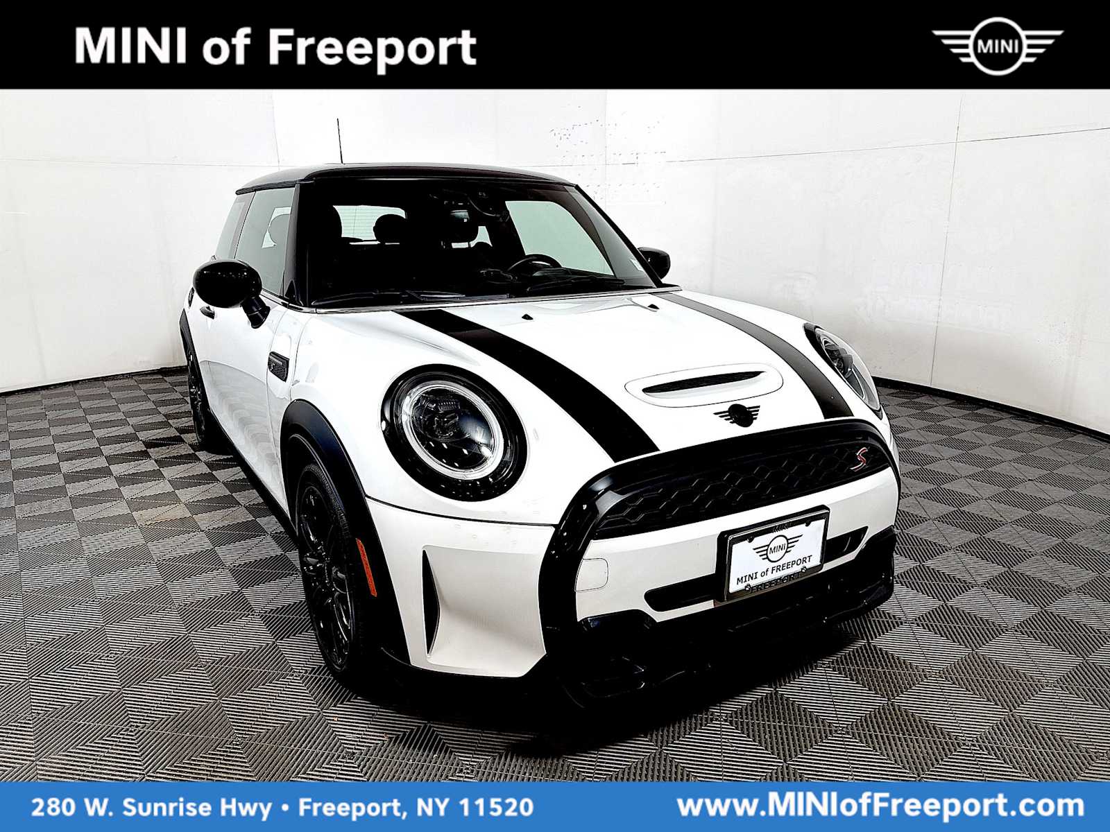 2024 MINI Hardtop 2 Door S's photo