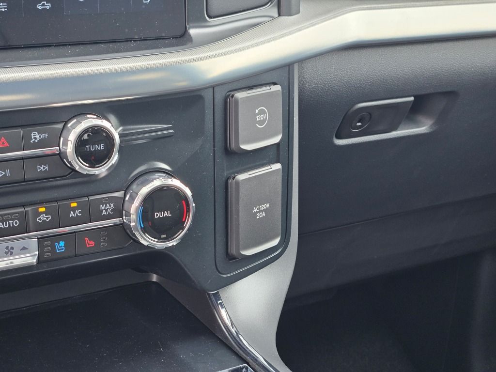 2025 Ford F-150 Lariat photo 30