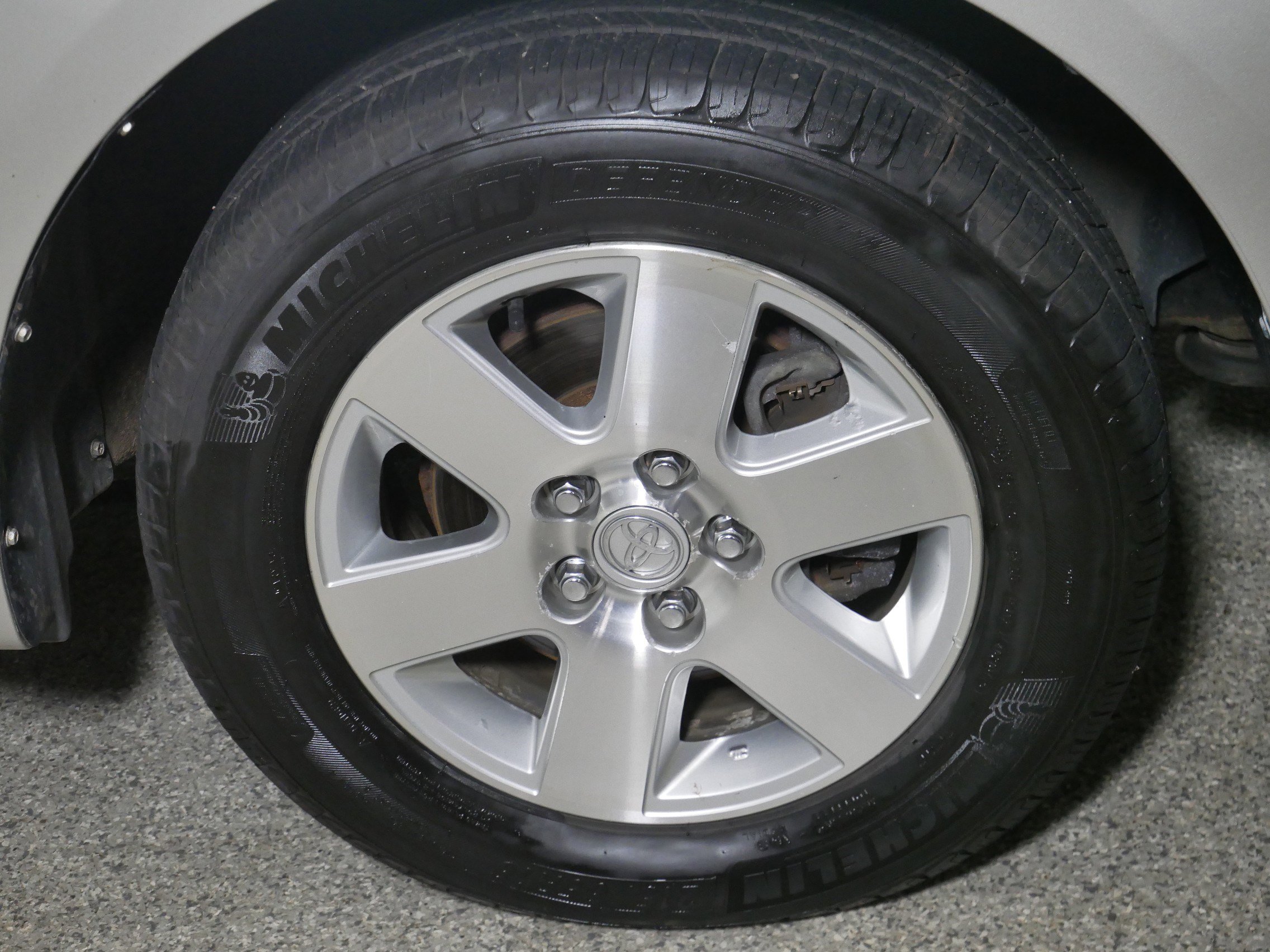 2004 Toyota Sienna XLE photo 8