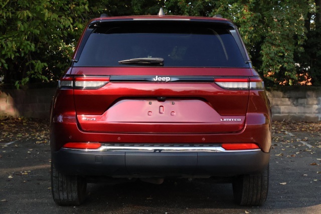 2024 Jeep Grand Cherokee Limited's photo