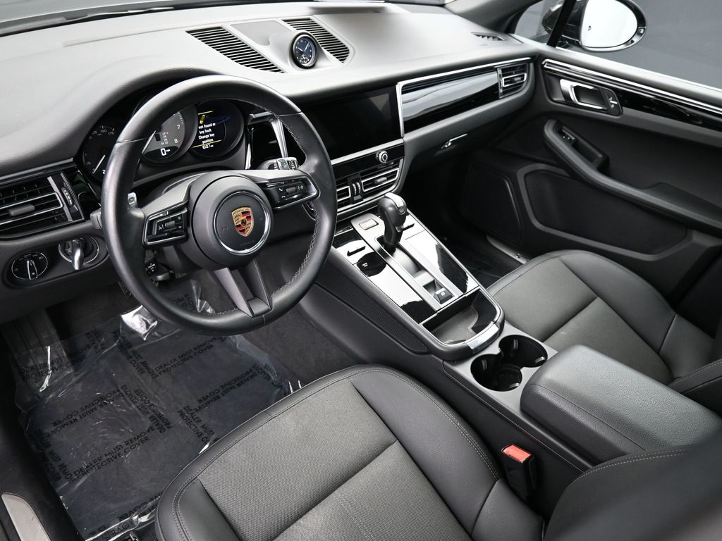 2023 Porsche Macan S photo 3