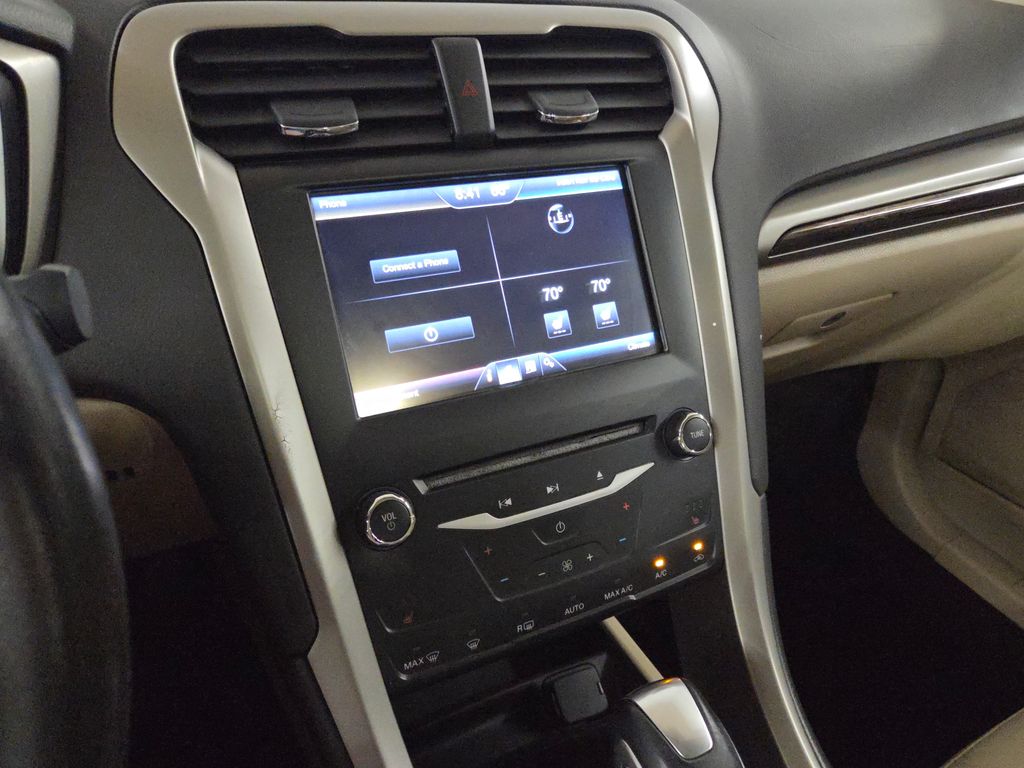 2013 Ford Fusion Energi SE photo 22
