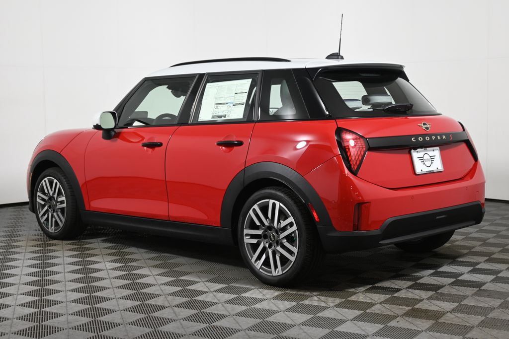 2026 Mini Cooper Hardtop 4 Door Signature photo 4