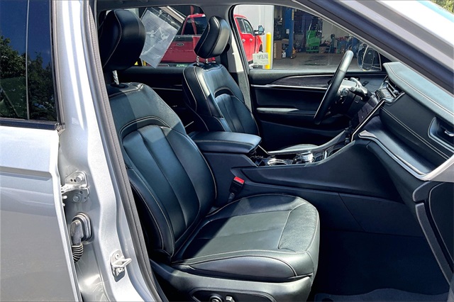 2022 Jeep Grand Cherokee Limited photo 4