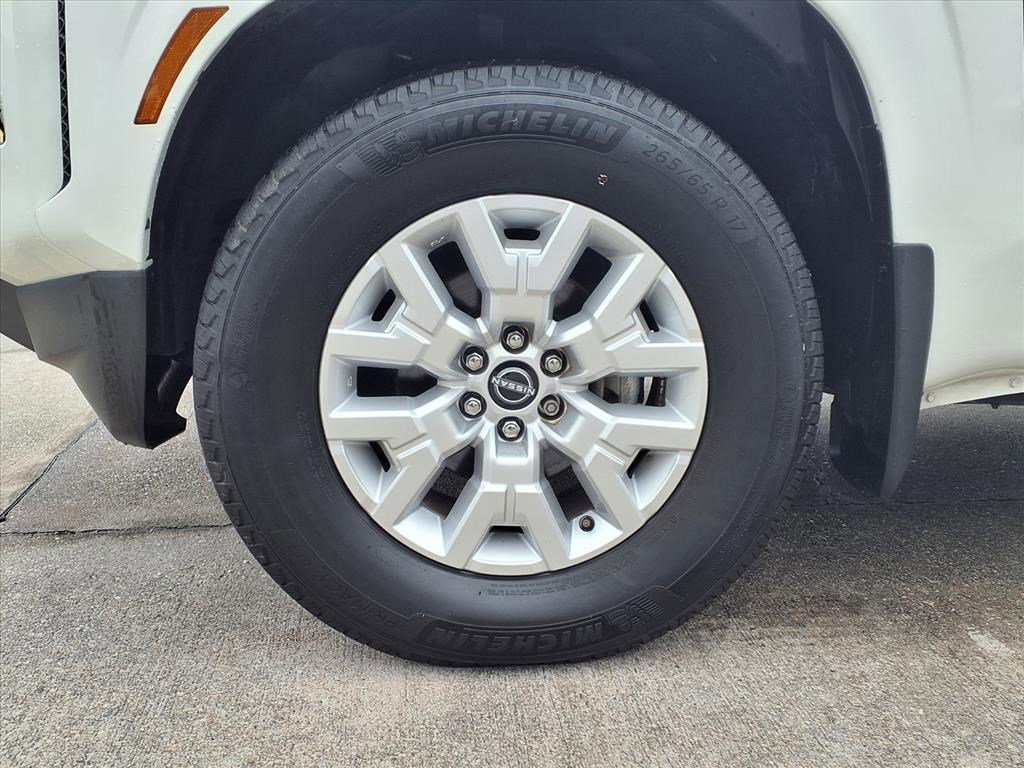 2022 Nissan Frontier Crew Cab SV photo 3